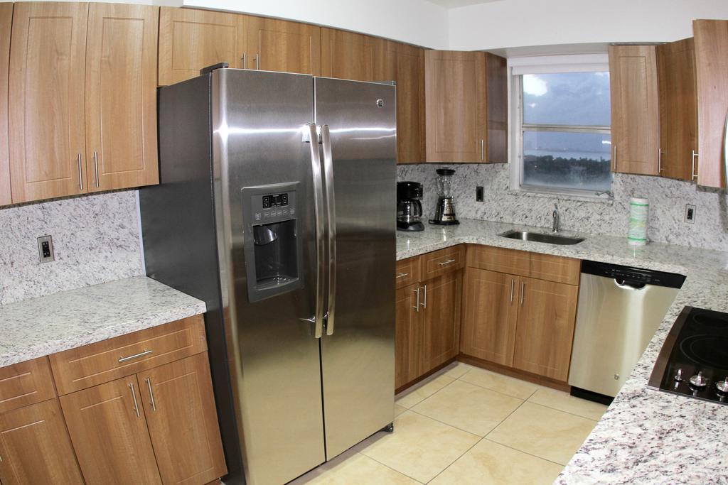 Oceanfront Contemporary Suites Miami Beach Szoba fotó