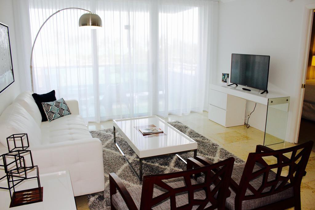 Oceanfront Contemporary Suites Miami Beach Szoba fotó